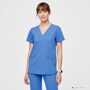 Casma™ Three-Pocket Scrub Top Capri Blue